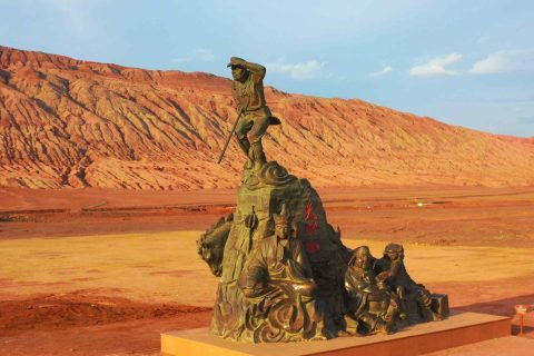 Xinjiang 6 person small group price  Middle aged and elderly relaxed slow tour without rushing 6 person small group quote
