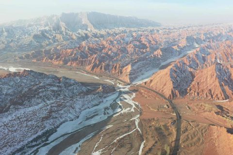 Urumqi Departure Xinjiang Shared Van, 6 Seat Business Minivan, Couples and Family Friendly Small Group