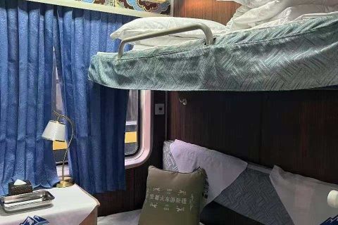 Kunlun vs New Oriental Express Xuelian  How to Choose Xinjiang Tourist Trains
