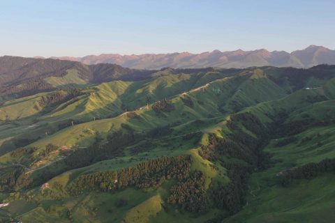 Xinjiang Private Car Recommendation  Nalati Bayin Section Six Person Small Group Private Car Connection Booking Contact