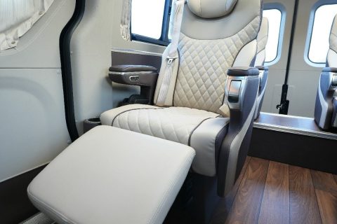 Multi person Xinjiang tour chartered bus price list, reference for 7+ seat commercial vehicle charges
