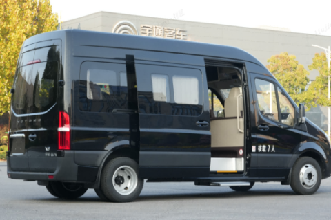 Choosing a Licensed Chartered Car in Xinjiang  A Complete Guide to the Contract Process