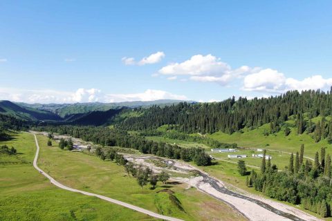 10 day Xinjiang group tour with parents budget  Comfortable group cost reference